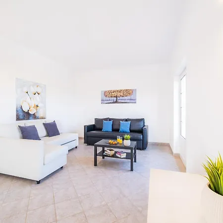 Villa In Carvoeiro Near Sea Beach *