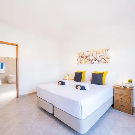Villa In Carvoeiro Near Sea Beach Carvoeiro
