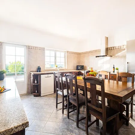 Villa In Carvoeiro Near Sea Beach 别墅